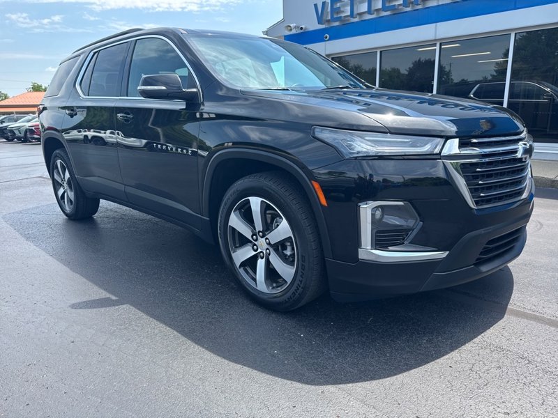 Certified 2023 Chevrolet Traverse LT w/ LT Premium Package image 1