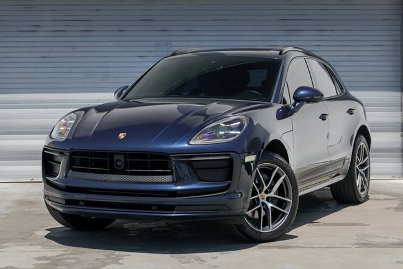Certified 2023 Porsche Macan image 1