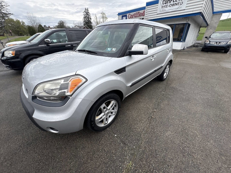 Used 2011 Kia Soul + image 1