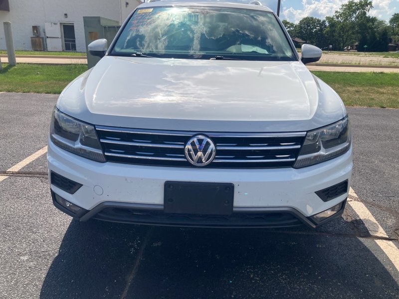 Used 2018 Volkswagen Tiguan SEL w/ 3rd Row Seat Package image 1