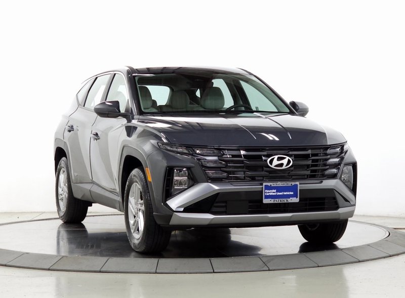 Certified 2025 Hyundai Tucson SE image 1