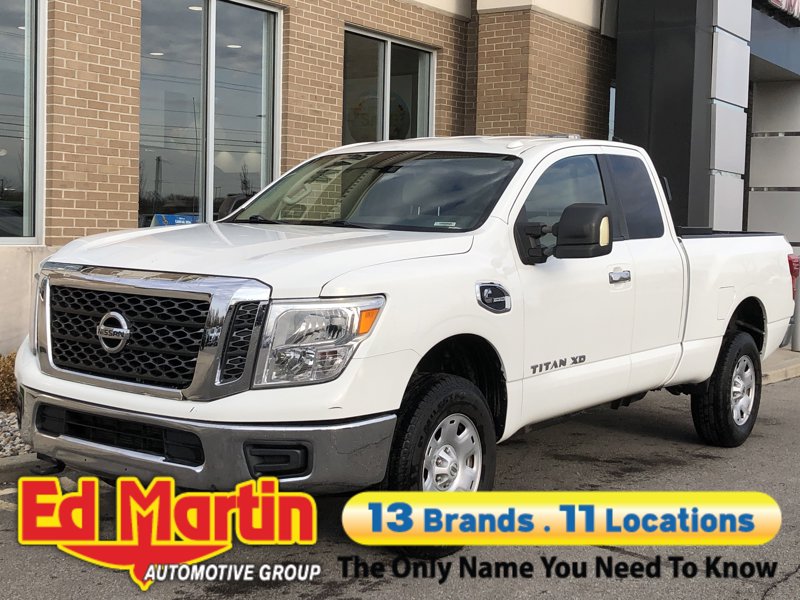 Used 2017 Nissan Titan SV image 1