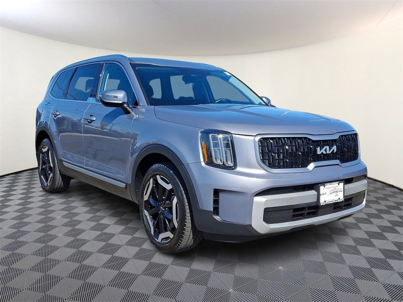 Certified 2024 Kia Telluride EX w/ EX Captain's Chair Package image 1