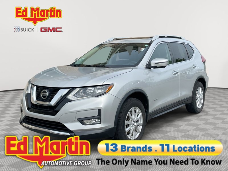 Used 2018 Nissan Rogue SV image 1