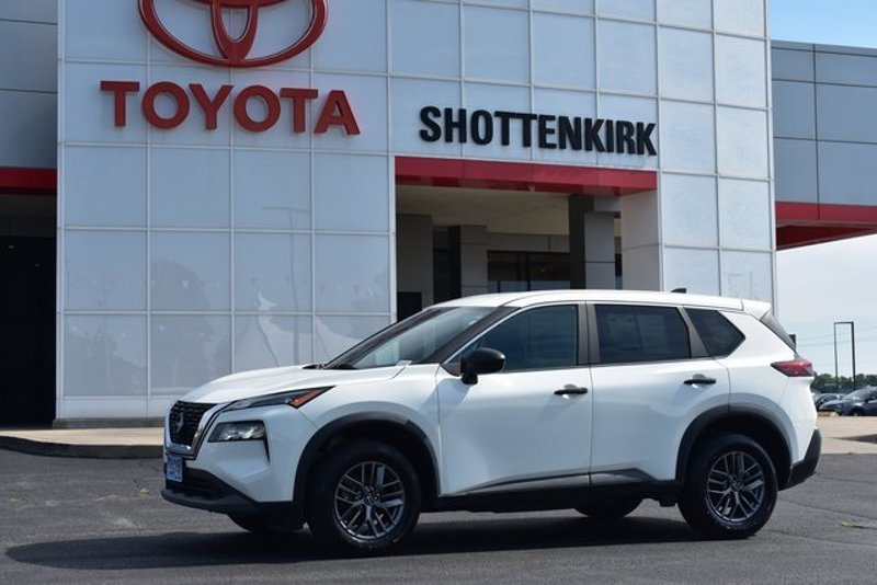 Used 2023 Nissan Rogue S image 1