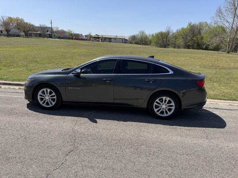 Used 2018 Chevrolet Malibu LT image 1