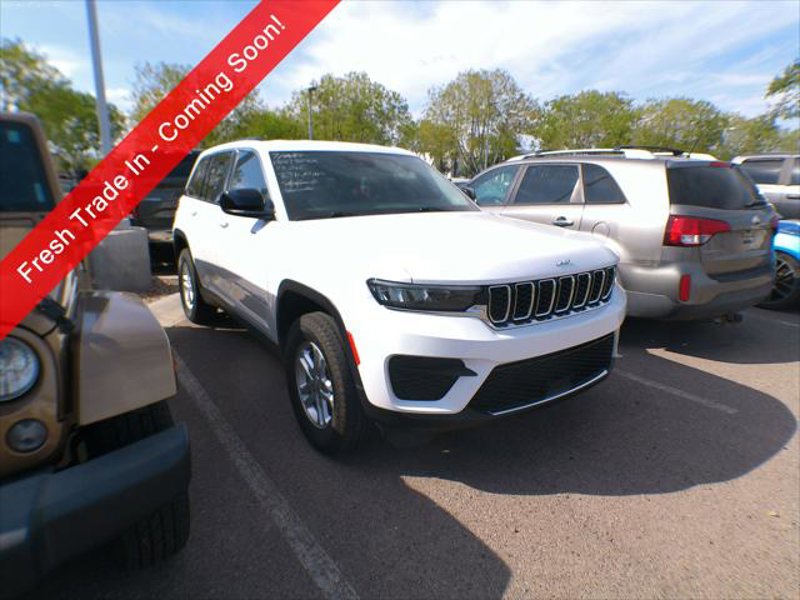Certified 2023 Jeep Grand Cherokee Laredo image 1