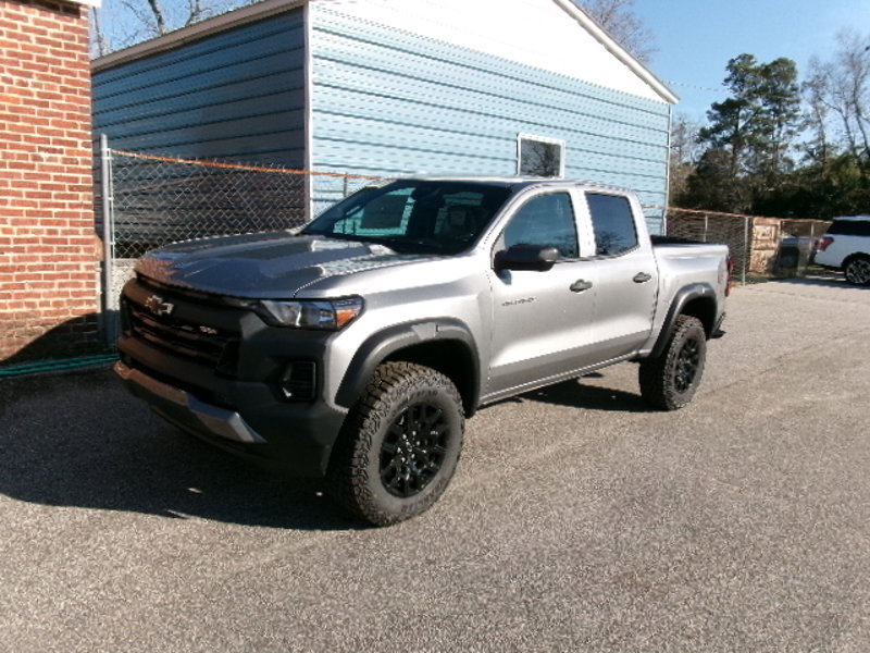 Used 2025 Chevrolet Colorado Trail Boss image 1