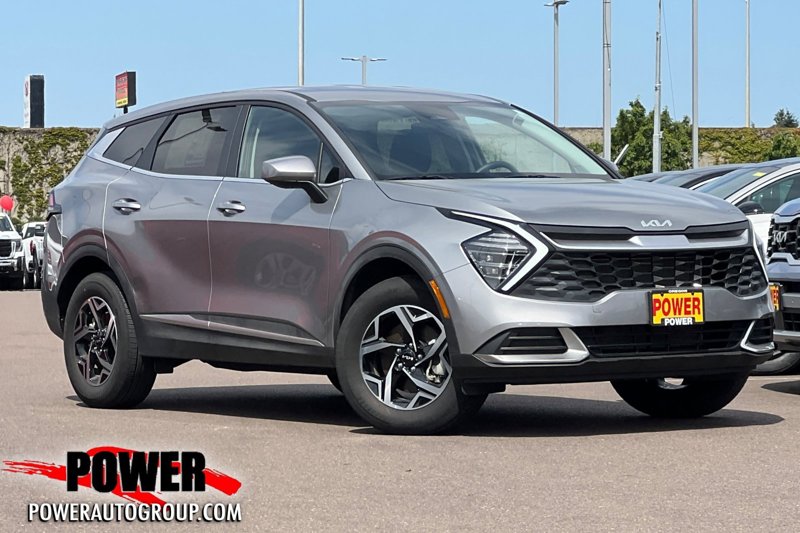 Certified 2025 Kia Sportage LX image 1
