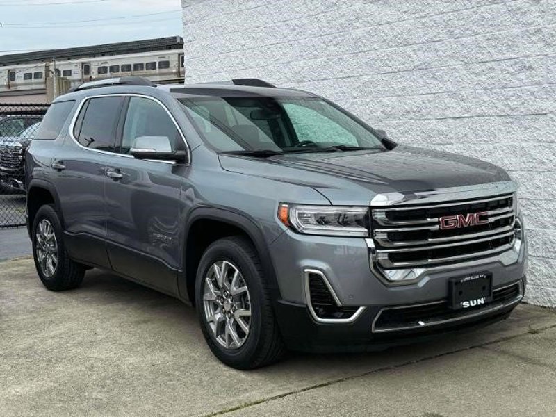 Certified 2022 GMC Acadia SLT w/ Preferred Package image 1
