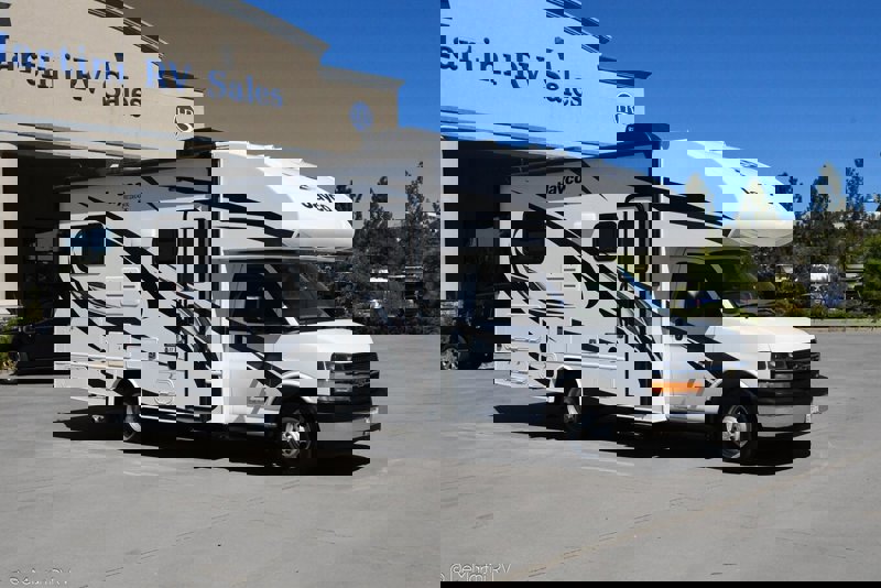 Used 2020 Chevrolet Express 4500 w/ RV Package image 1