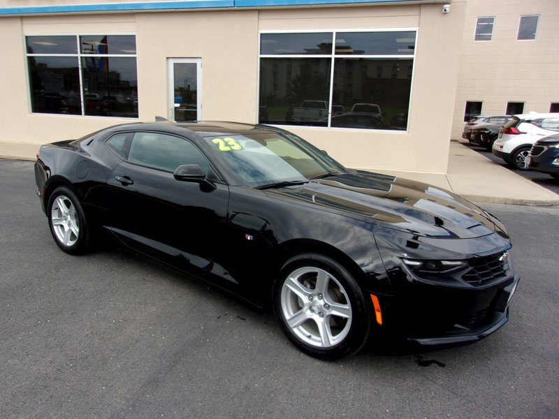 Certified 2023 Chevrolet Camaro LT image 1