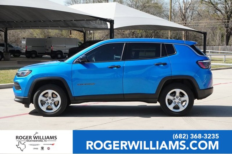 Used 2023 Jeep Compass Sport image 1