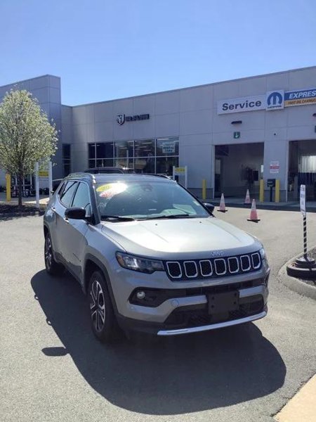 Certified 2023 Jeep Compass Limited image 1