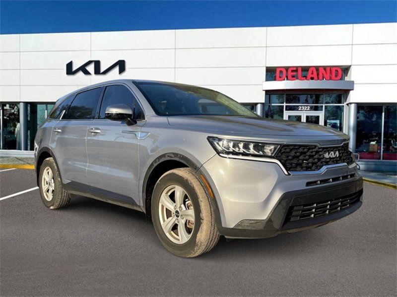 Certified 2023 Kia Sorento LX image 1