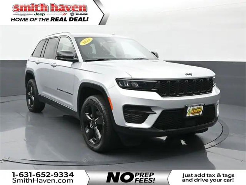 Certified 2023 Jeep Grand Cherokee Altitude image 1