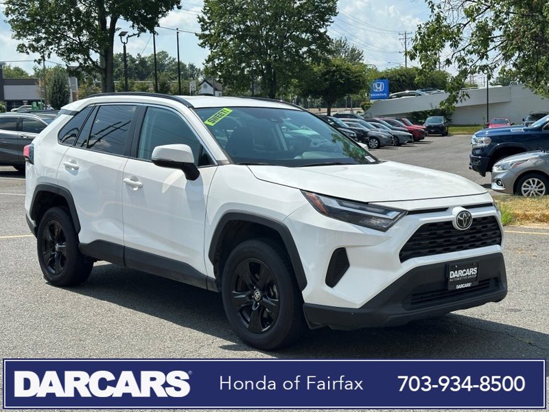 Used 2022 Toyota RAV4 XLE image 1