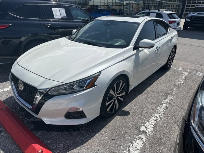 Certified 2019 Nissan Altima 2.5 Platinum image 1