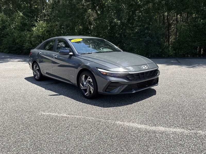 Certified 2025 Hyundai Elantra Sport image 1
