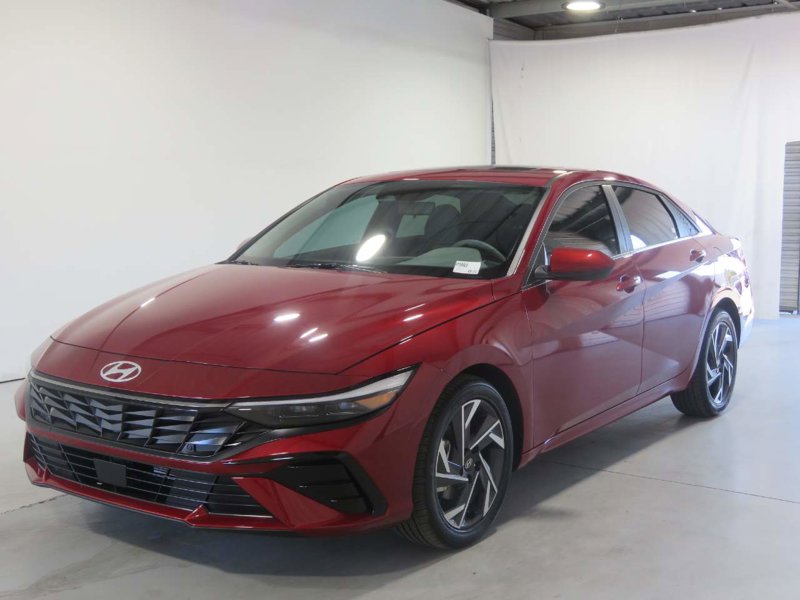Certified 2025 Hyundai Elantra SEL w/ Cargo Package image 1