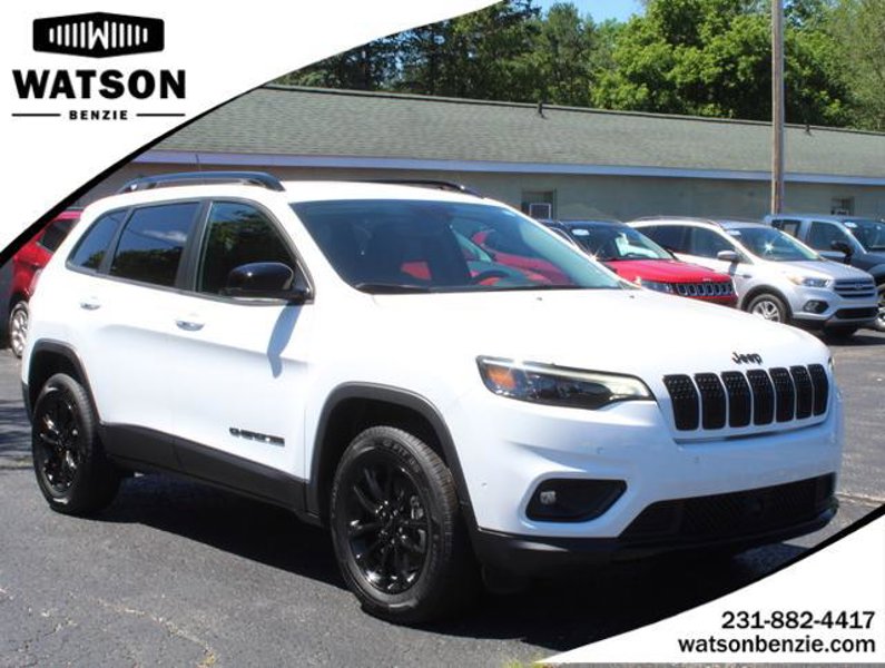 Certified 2023 Jeep Cherokee Altitude Lux image 1