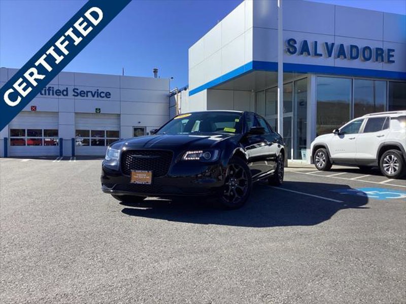 Certified 2022 Chrysler 300 Touring w/ Sport Appearance Package image 1