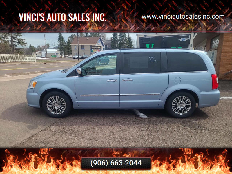 Used 2013 Chrysler Town & Country Touring-L w/ Entertainment Group #2 image 1