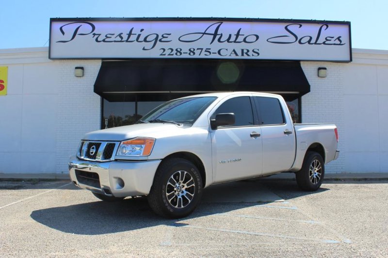 Used 2014 Nissan Titan S image 1