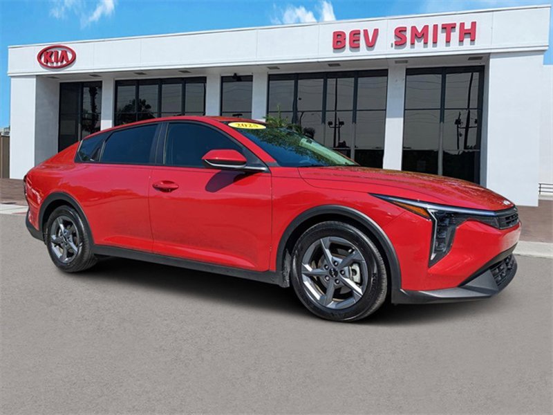 Certified 2025 Kia K4 LXS image 1