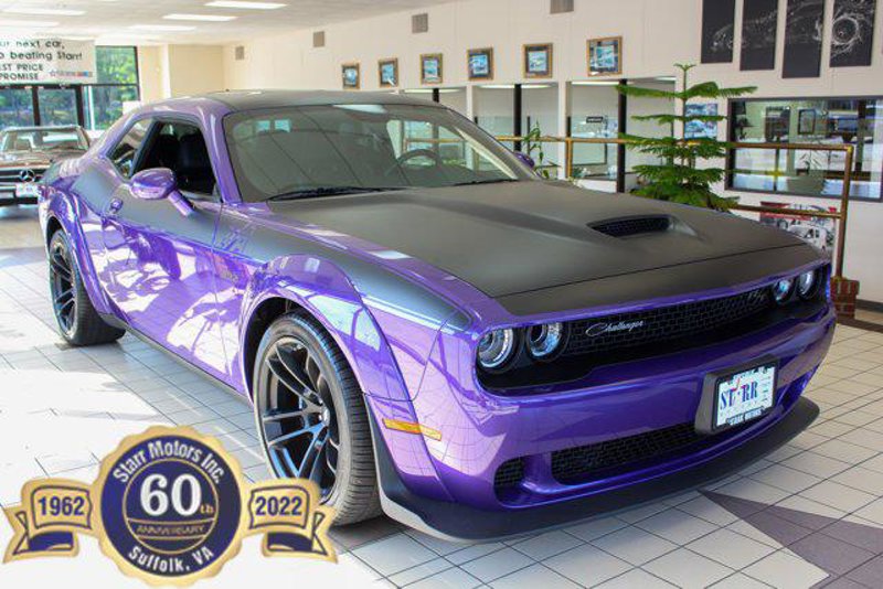 Certified 2023 Dodge Challenger R/T Scat Pack image 1
