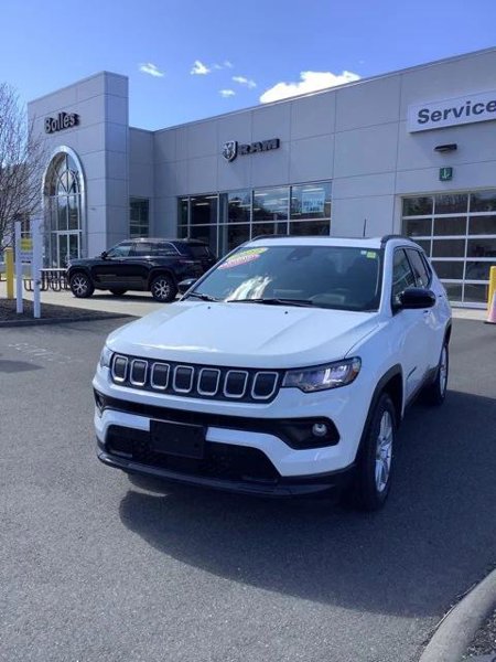 Certified 2022 Jeep Compass Latitude w/ Sun and Sound Group image 1