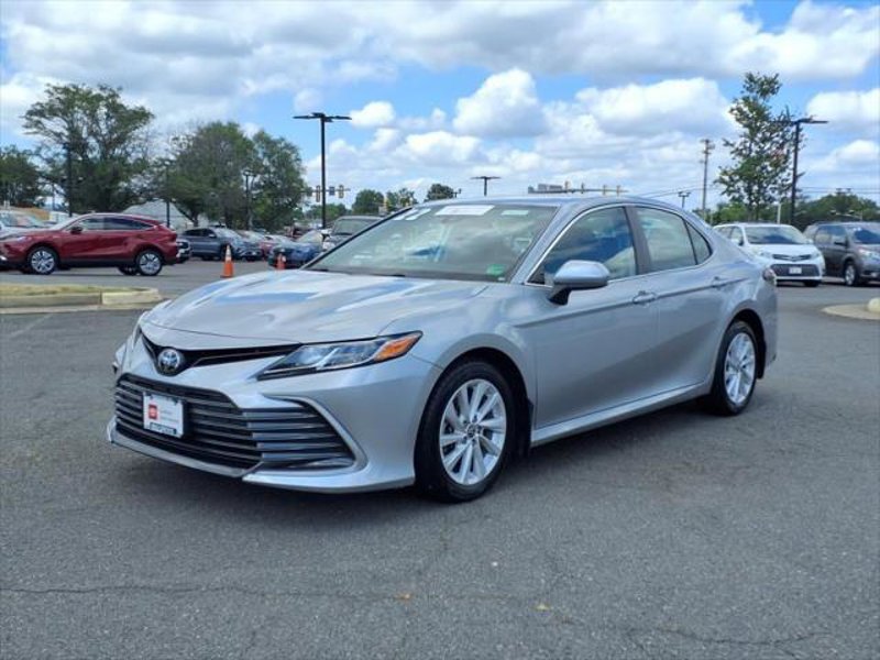 Certified 2022 Toyota Camry LE image 1
