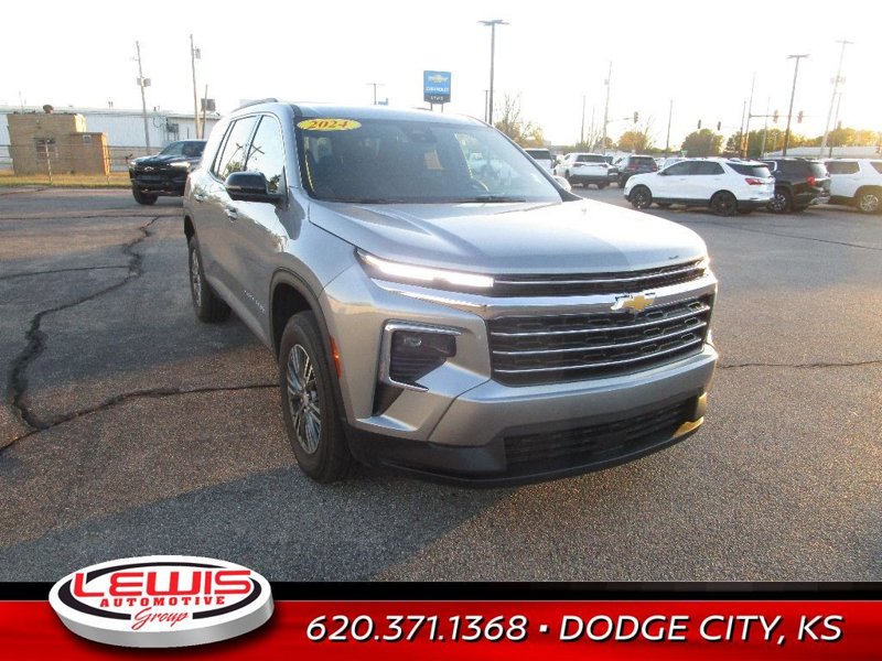 Certified 2024 Chevrolet Traverse LT w/ Trailering Package image 1