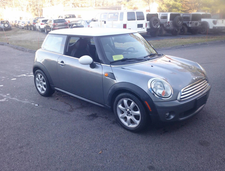 Used 2010 MINI Cooper Hardtop image 1