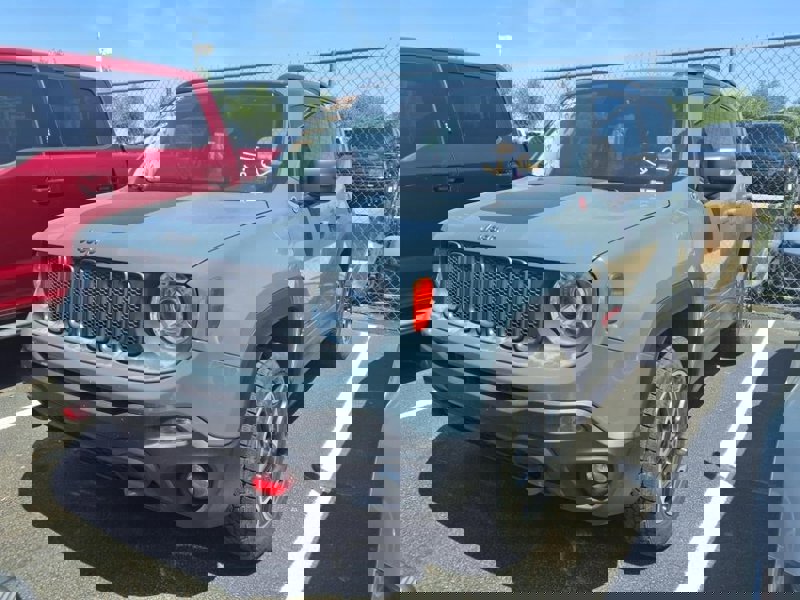 Used 2017 Jeep Renegade Trailhawk image 1