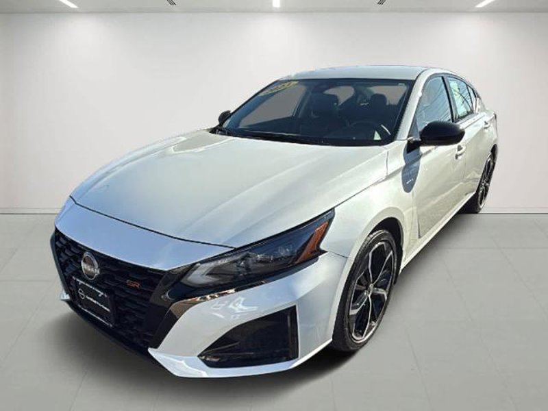 Certified 2023 Nissan Altima 2.5 SR image 1