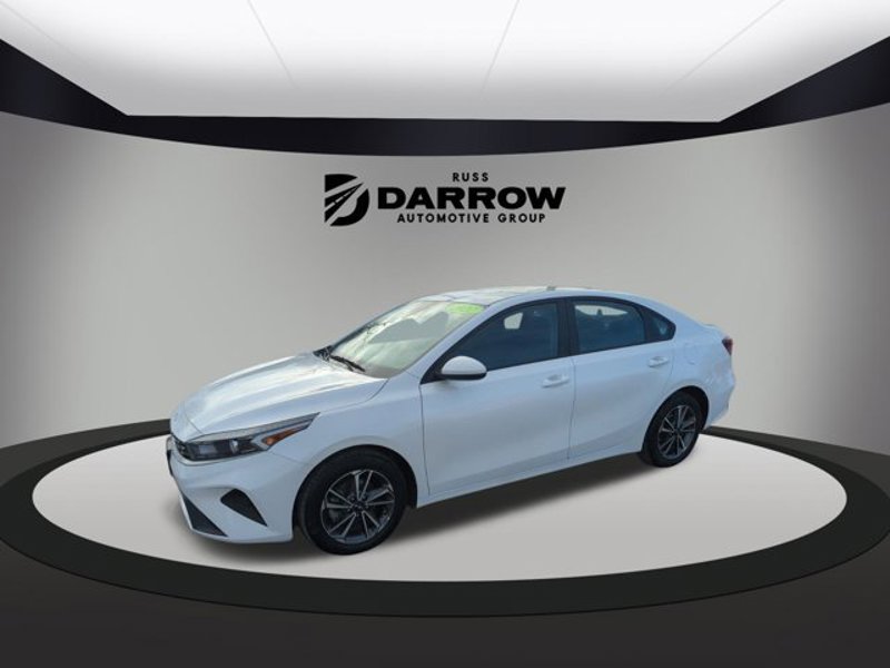 Certified 2022 Kia Forte LXS image 1