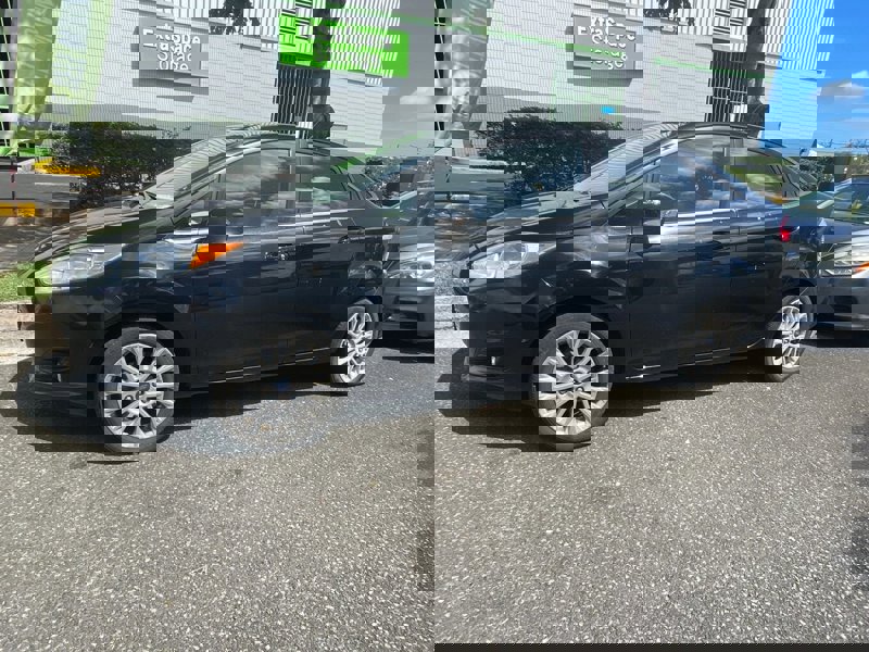 Used 2014 Ford Fiesta Titanium image 1