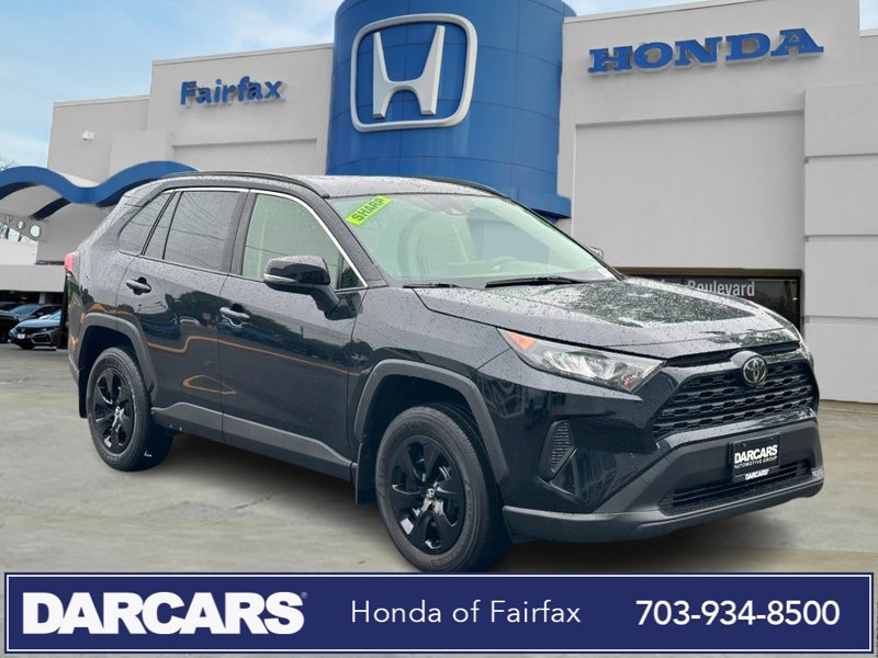 Used 2020 Toyota RAV4 LE image 1