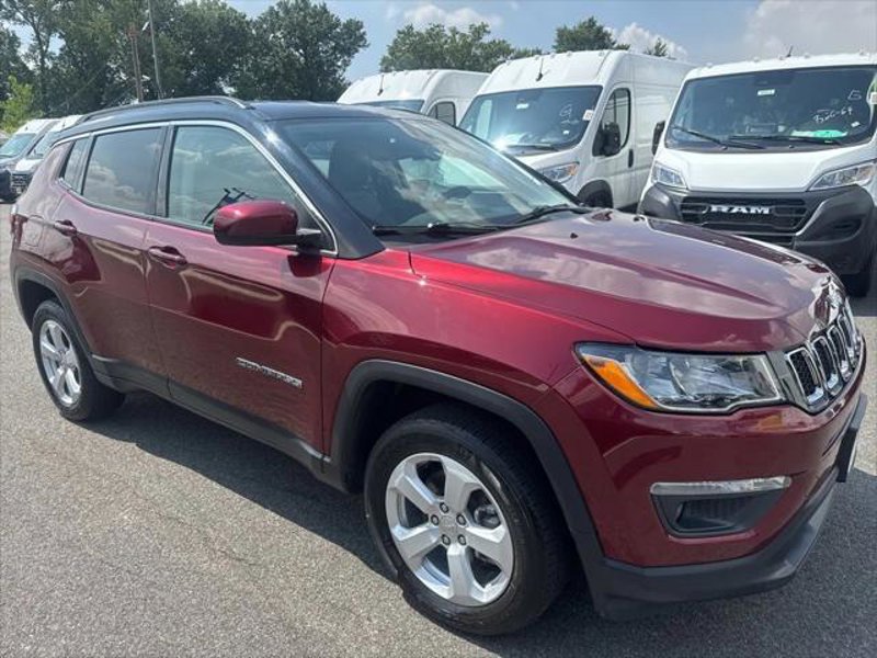 Certified 2020 Jeep Compass Latitude w/ Cold Weather Group image 1