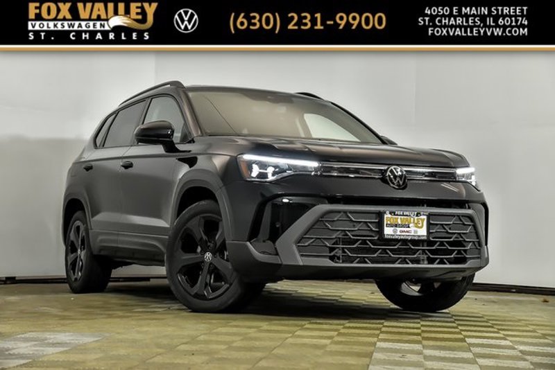 Certified 2025 Volkswagen Taos SE image 1