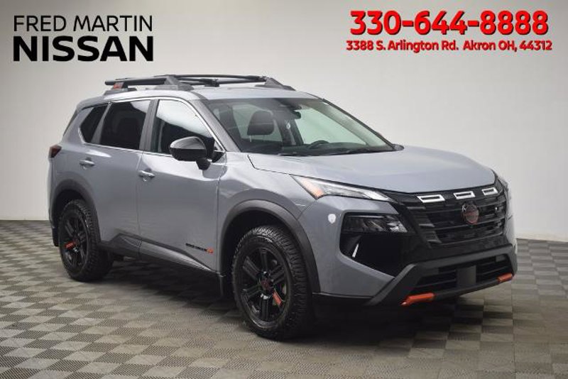 Certified 2025 Nissan Rogue SV image 1