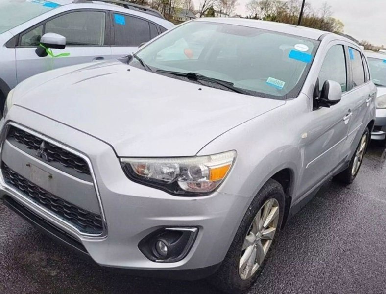 Used 2014 Mitsubishi Outlander Sport SE image 1