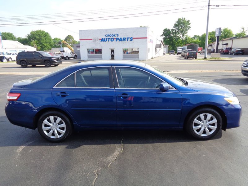 Used 2010 Toyota Camry image 1
