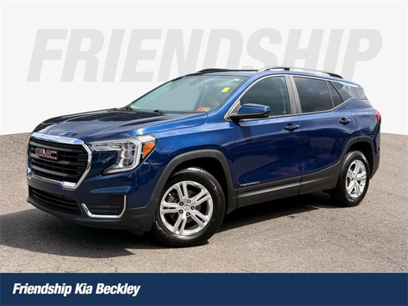 Used 2022 GMC Terrain SLE w/ Driver Convenience Package image 1