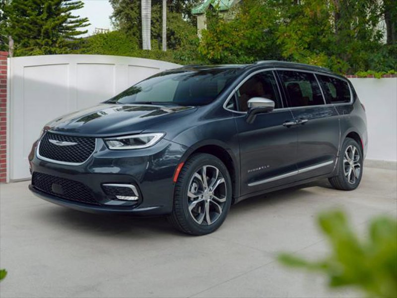 Certified 2023 Chrysler Pacifica Touring-L image 1
