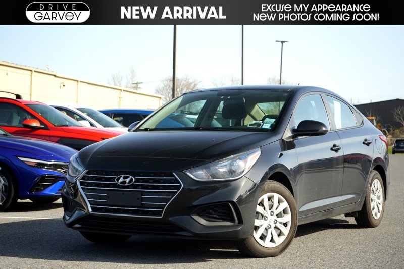 Certified 2022 Hyundai Accent SE image 1