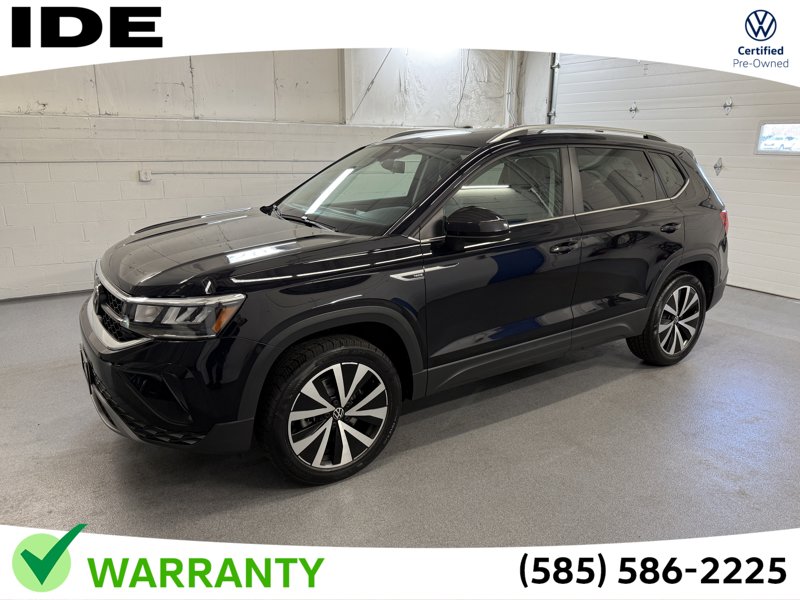 Certified 2022 Volkswagen Taos SE w/ IQ.Drive SE Package image 1