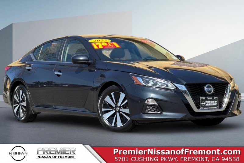 Certified 2022 Nissan Altima 2.5 SV image 1