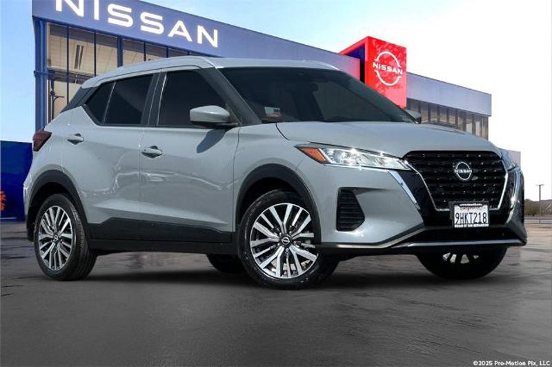 Certified 2023 Nissan Kicks SV image 1